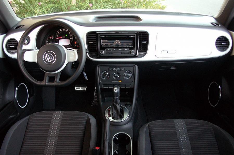  Volkswagen Beetle Turbo 2012 года  (фото 24 из 84)